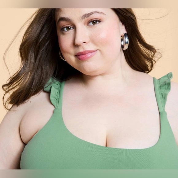 NEW Blogilates Popflex Ruffle Tank Green Size Medium NWOT - Picture 2 of 8